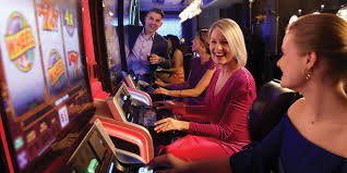 Studio live dealer Red Tiger dengan teknologi HD dan dealer profesional