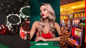 Roda roulette fisik dengan bola yang siap diputar oleh dealer